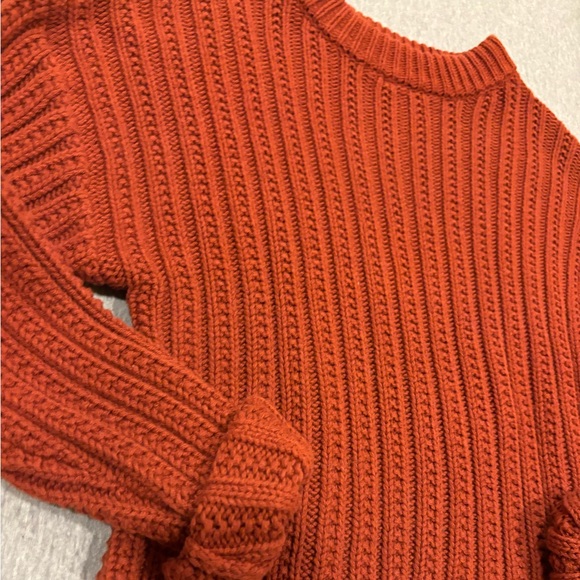 Target Universal Threads Red Sweater - Picture 3 of 4